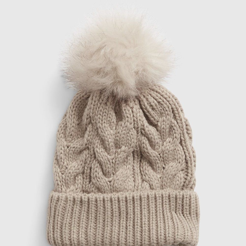 Cupcakes and Cashmere Women Cream Knit Winter Faux Fur Pom Pom Bobble Hat Beanie
